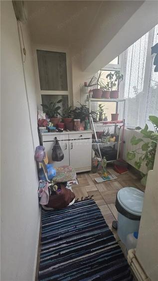 Apartament cu 4 camere decomandat în 1 Mai