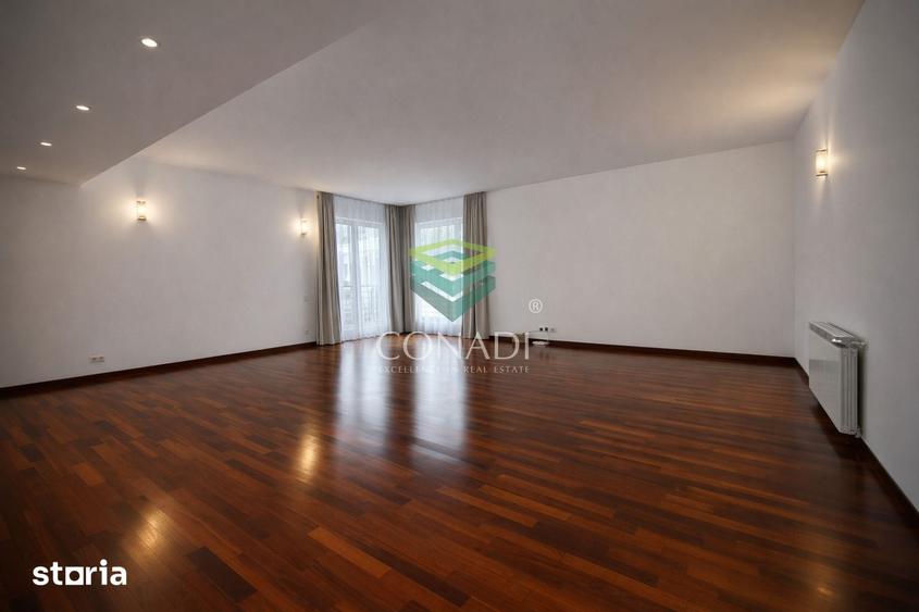 Apartament cu 4 camere în Șoseaua Nordului