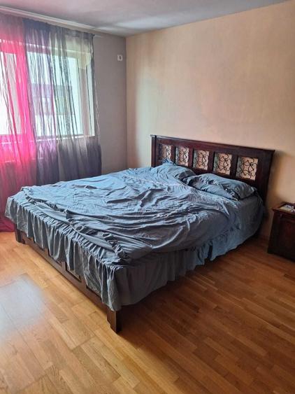 Casă cu 4 camere cu Teren 100 Mp în 1 Decembrie