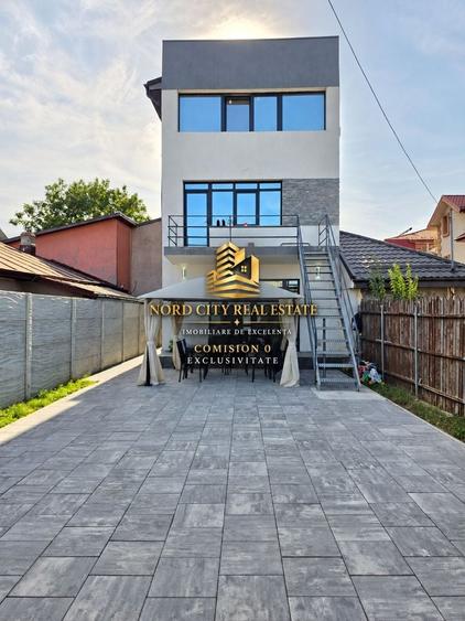 Casă individuală cu 10 camere cu Canalizare în Central