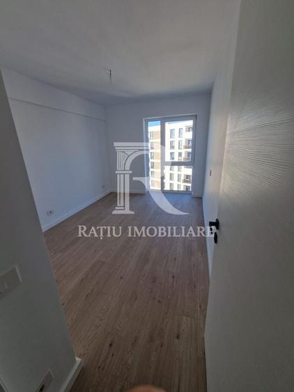 Apartament cu 3 camere decomandat, mobilat în Nufărul