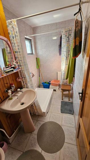 Apartament cu 4 camere decomandat în Dosu Bricii