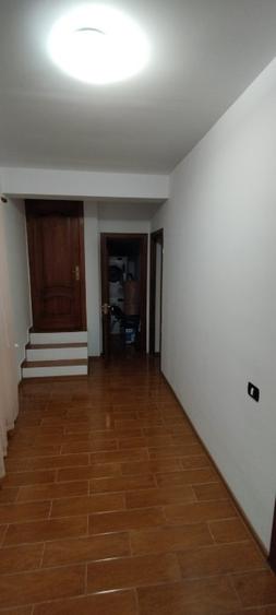 Apartament cu 3 camere semidecomandat în Adunații-Copăceni