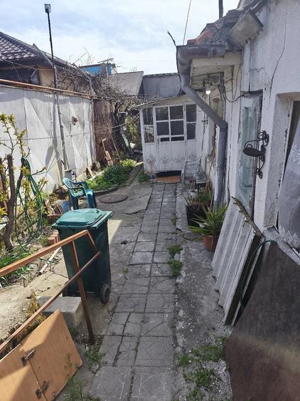 Casă cu 2 camere cu Teren 200 Mp în Central