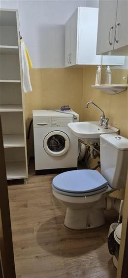 Apartament cu 3 camere decomandat în Podul de Fier