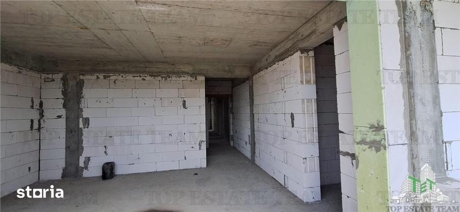 Casă cu 6 camere cu Teren 450 Mp în Valu lui Traian