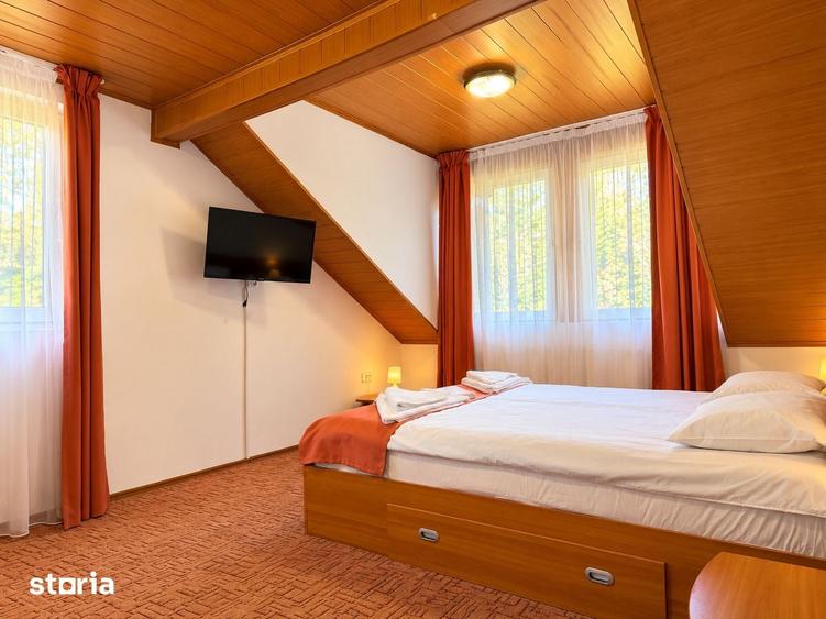 Casă cu Teren 13500 Mp în Poiana