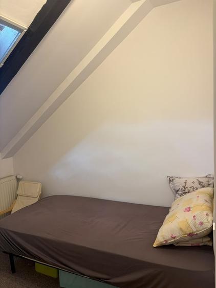 Apartament cu 3 camere semidecomandat în Ozana