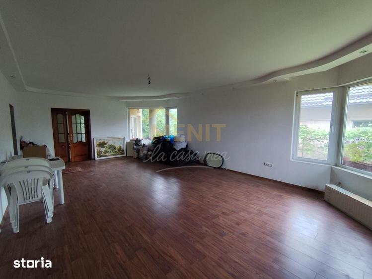 Casă cu 5 camere cu Teren 1508 Mp în Bereasca