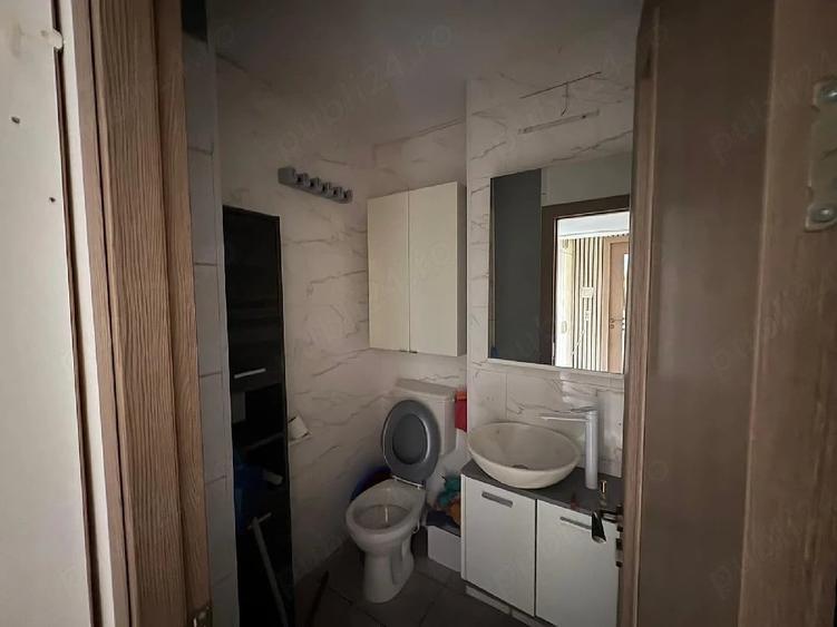 Apartament cu 3 camere decomandat în Între Lacuri
