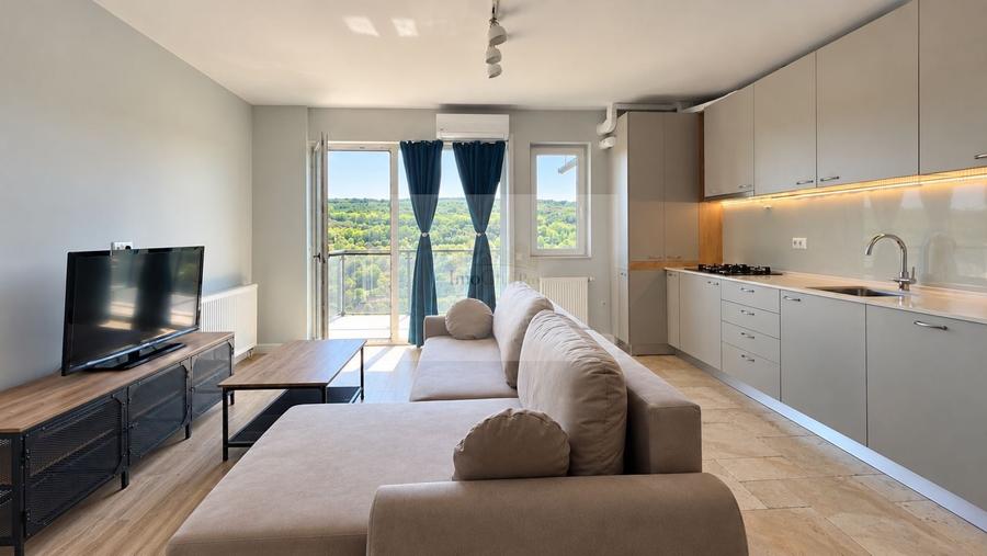 Apartament cu 2 camere semidecomandat, mobilat în Sopor