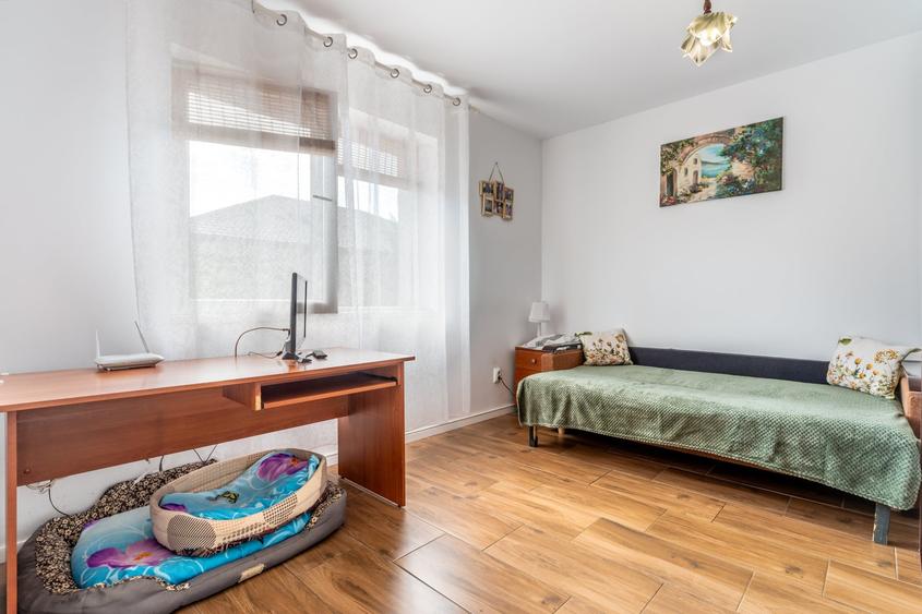 Duplex cu 5 camere cu Canalizare în Florești