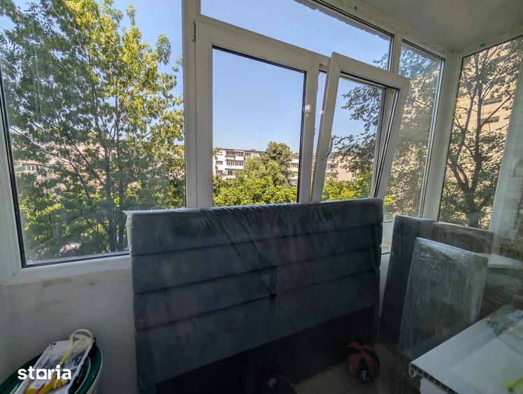 Apartament cu 3 camere semidecomandat în 9 Mai
