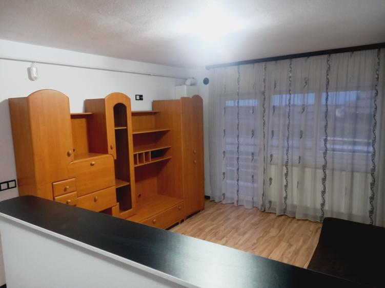 Apartament cu 2 camere decomandat în Exterior Vest