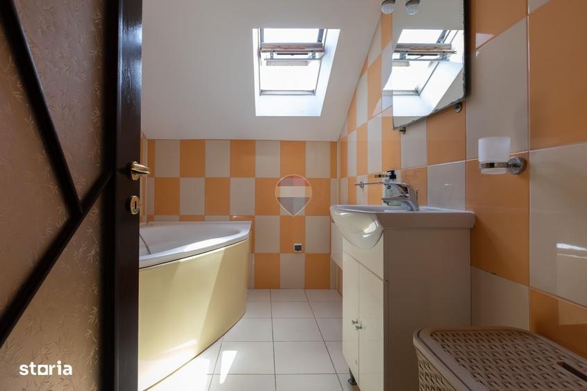 Casă cu 4 camere în Calea Moldovei