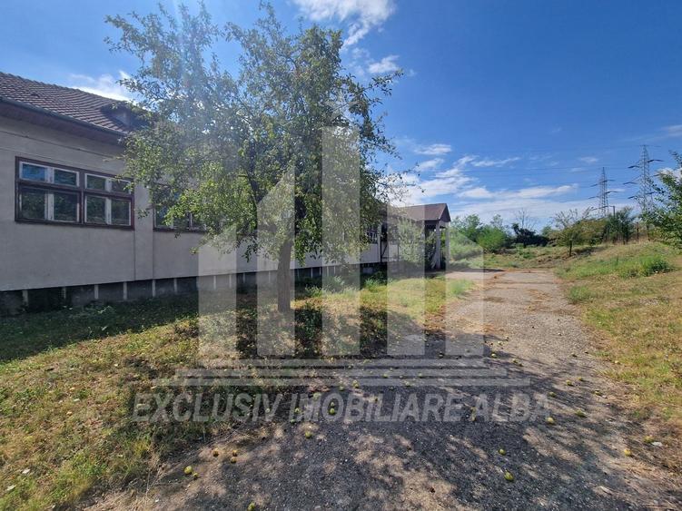 Spațiu industrial, de 1,100 mp, în Bărăbanț