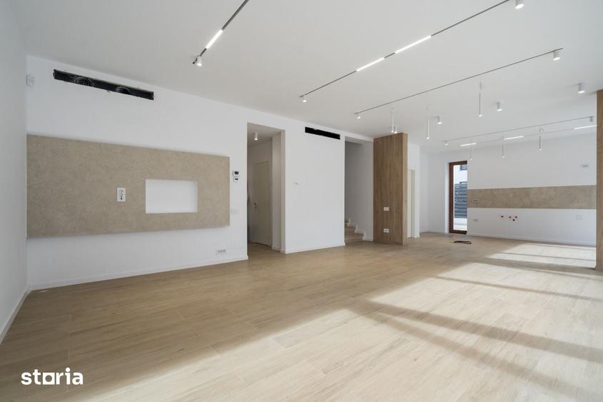 Casă cu 6 camere cu Teren 425 Mp în Central
