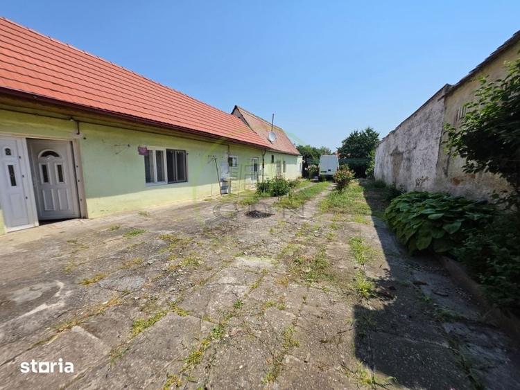 Casă cu 6 camere decomandat cu Teren 1200 Mp în Gura Râului