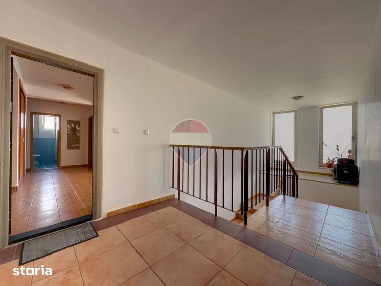 Apartament cu 4 camere decomandat în Aradului