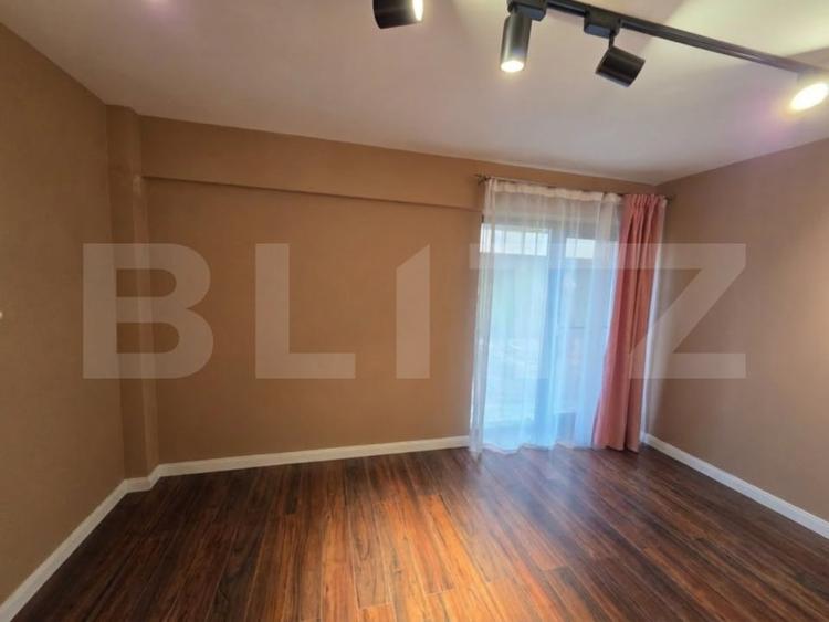 Apartament cu 2 camere semidecomandat în Valea Adâncă