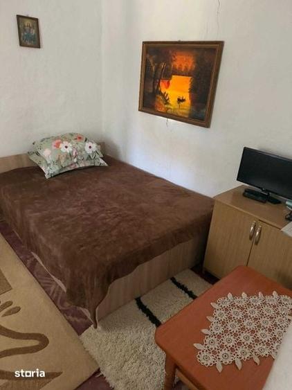 Casă cu 4 camere cu Teren 60 Mp în Coțofenii din Dos