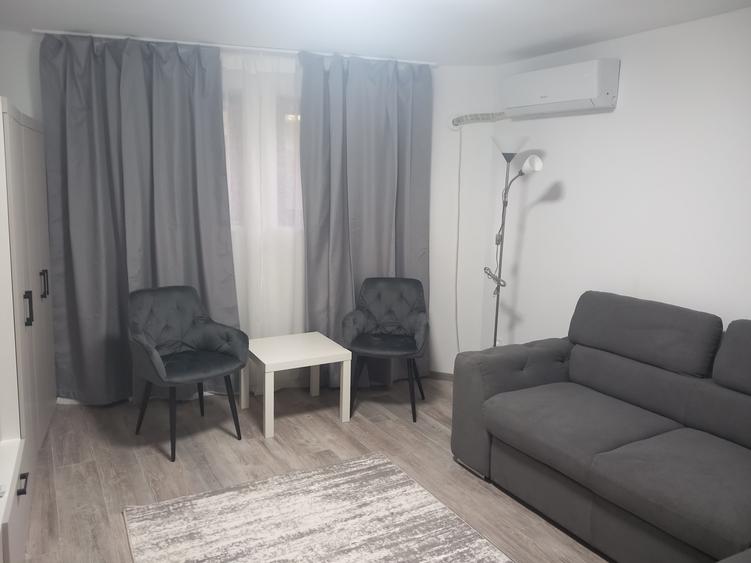 Garsonieră decomandată în Unirii