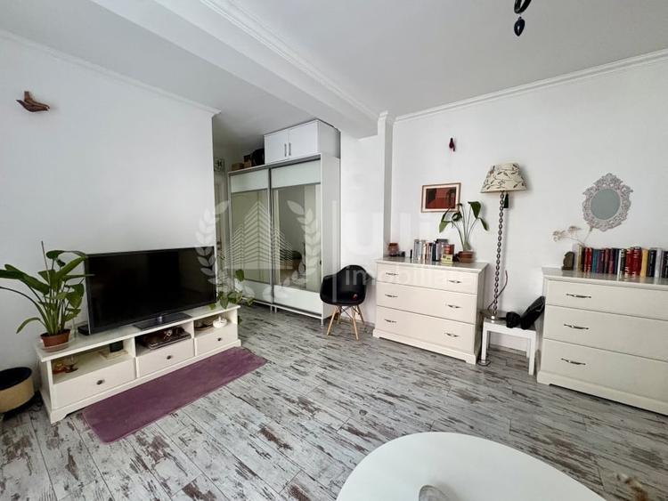 Apartament cu 2 camere semidecomandat, mobilat în Zorilor