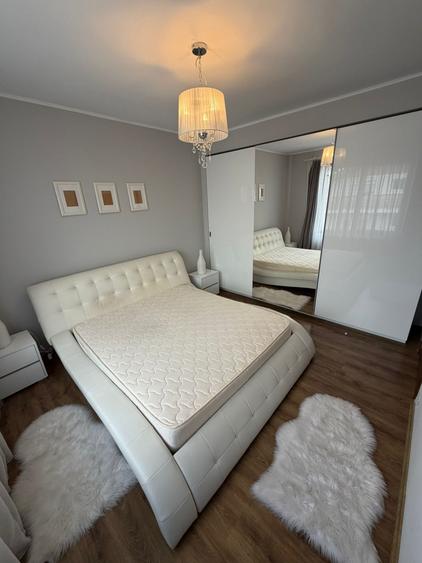 Apartament cu 3 camere semidecomandat în Zorilor