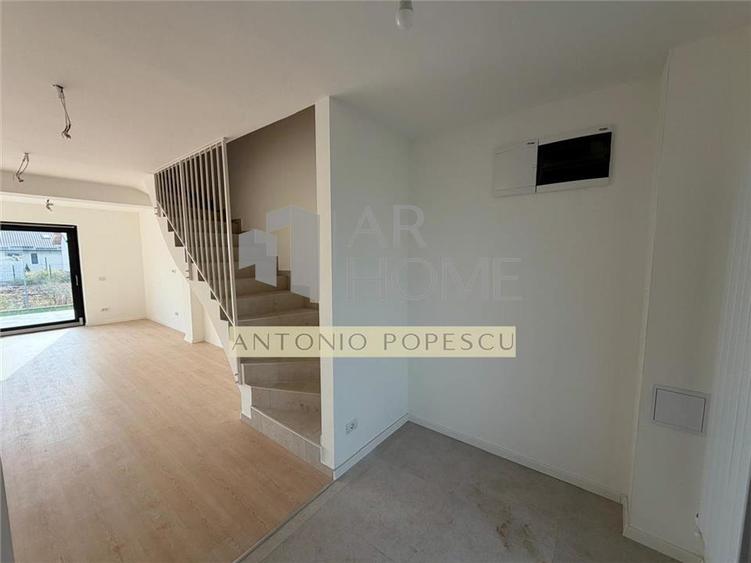 Duplex cu 4 camere cu Canalizare în Strejnicu