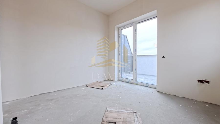 Apartament cu 3 camere semidecomandat în Baciu