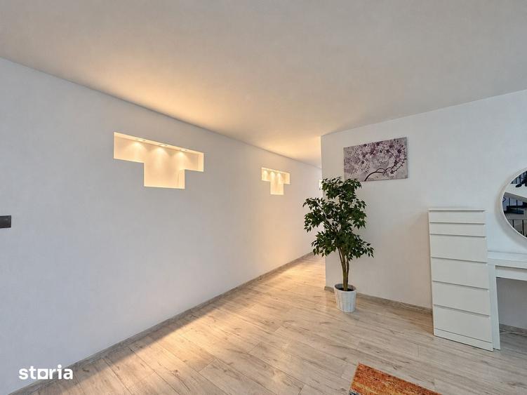 Casă cu 6 camere cu Teren 1538 Mp în Dănești