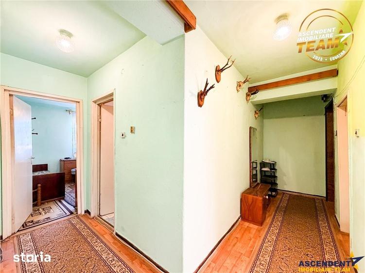 Apartament cu 3 camere decomandat în Malnaș