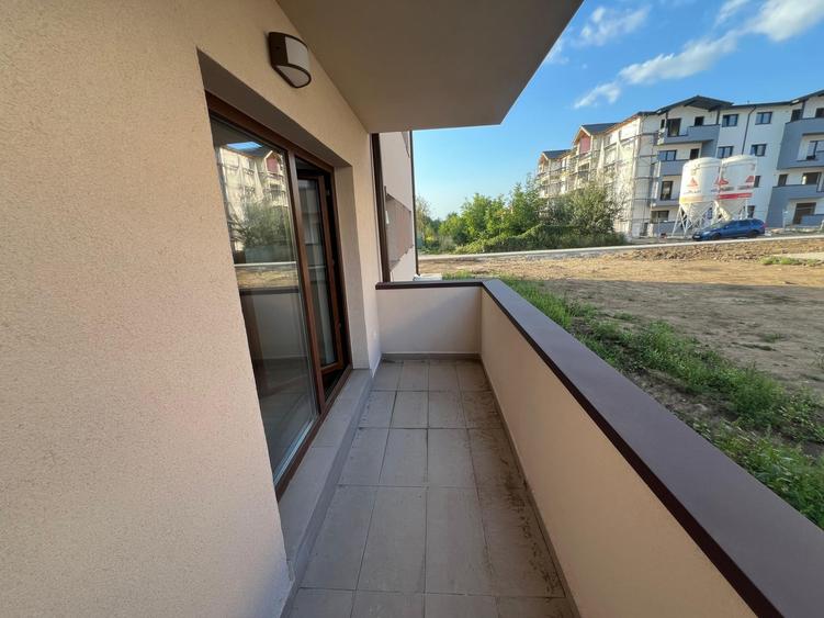 Apartament cu 3 camere decomandat în Sânpetru