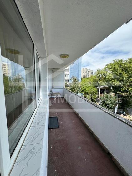 Apartament cu 3 camere decomandat, mobilat în Aleea Carpați