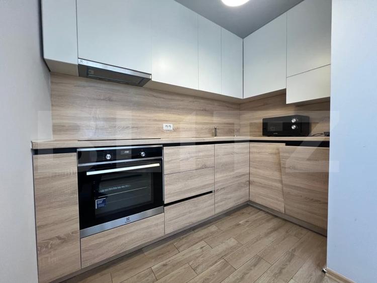 Apartament cu 3 camere decomandat, mobilat în Est
