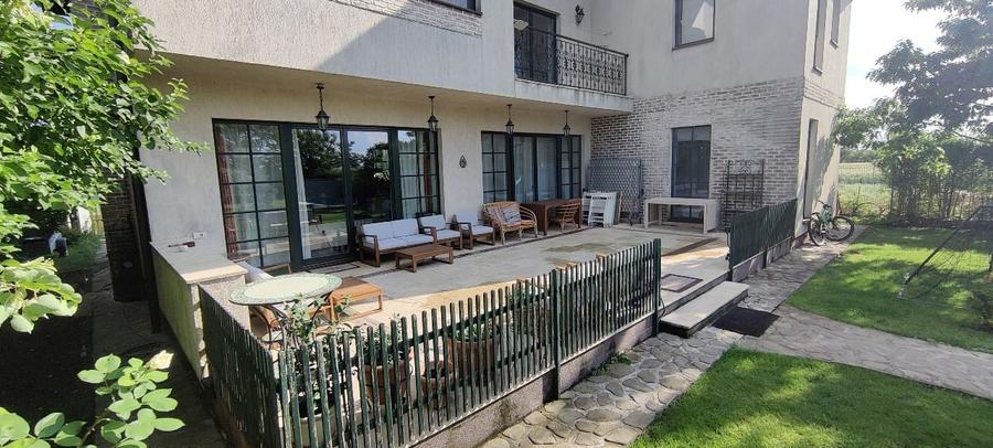 Casă individuală cu 5 camere cu Garaj în Dascălu
