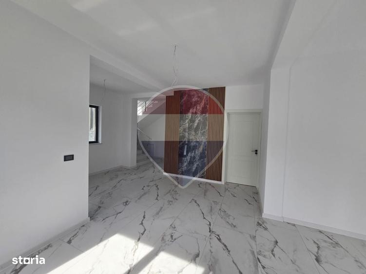 Casă cu 4 camere în Făcăi