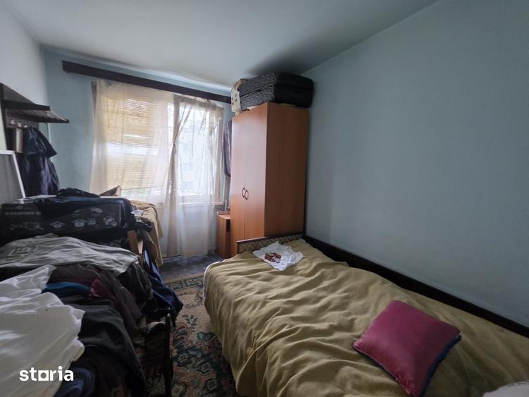 Apartament cu 3 camere decomandat în Ozana