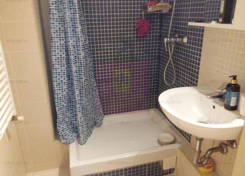 Apartament cu 4 camere decomandat în Vitan