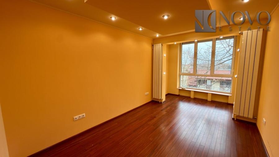 Apartament cu 3 camere semidecomandat în 1 Decembrie 1918