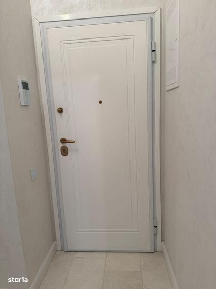 Apartament cu 7 camere decomandat în Breazu