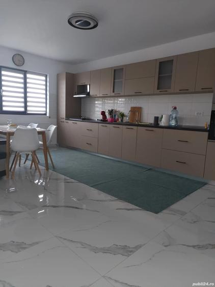 Casă cu 3 camere cu Teren 700 Mp în Central