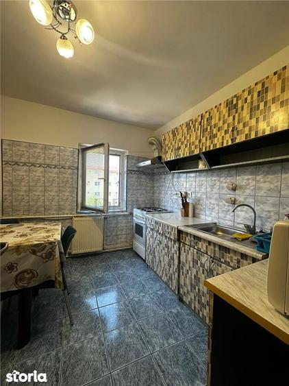 Apartament cu 3 camere decomandat, mobilat în Ciarda Roșie