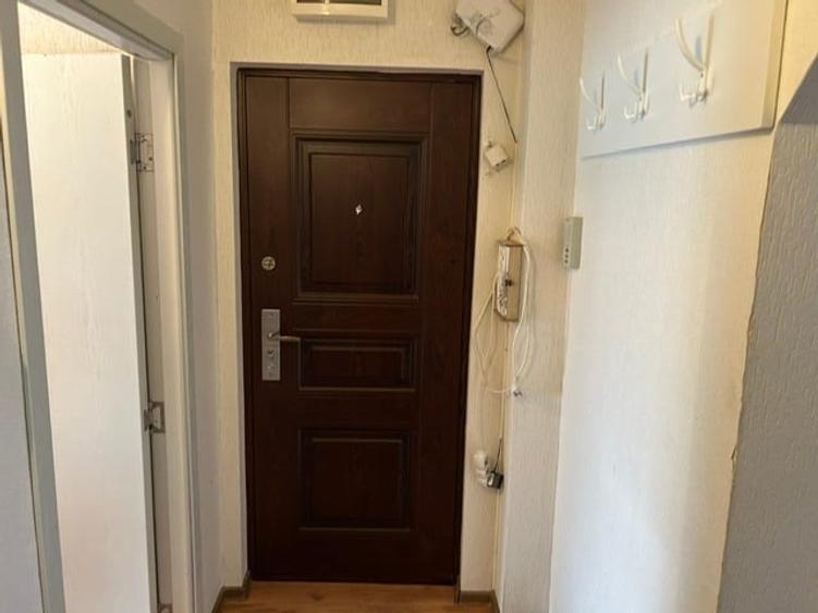 Apartament cu 2 camere semidecomandat, mobilat în Micălaca