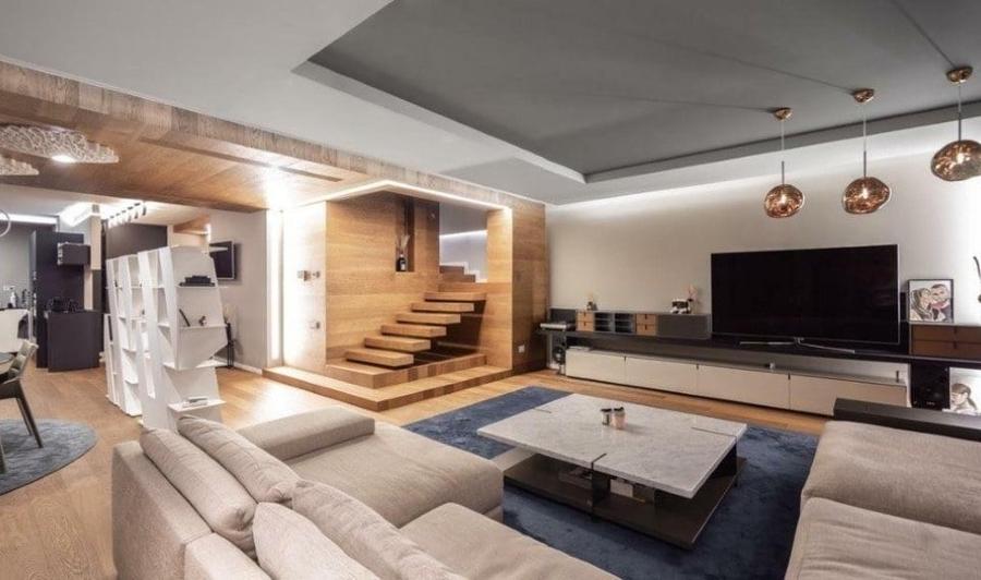 Casă cu 12 camere cu Teren 360 Mp în Domenii