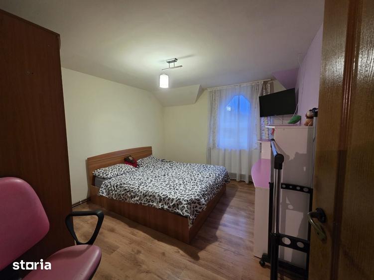 Casă cu 4 camere cu Teren 1600 Mp în Hărău