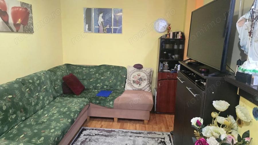 Apartament cu 3 camere semidecomandat în Dacia