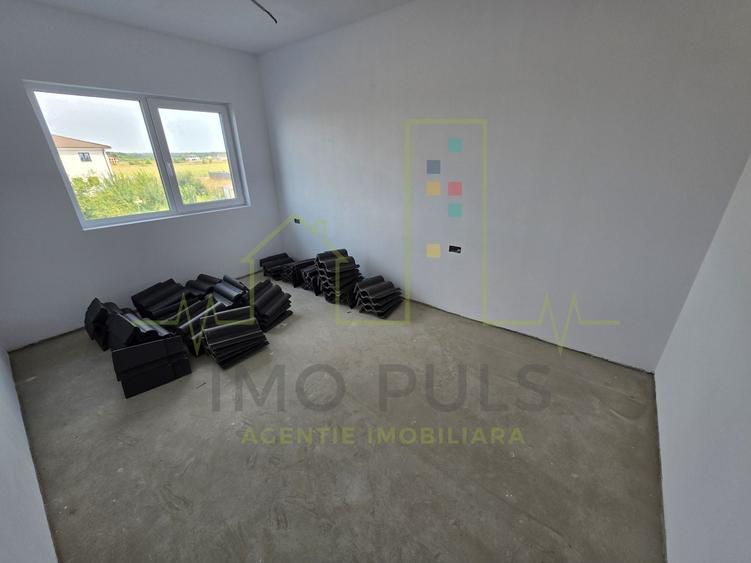 Duplex cu 4 camere cu Canalizare în Moșnița Veche