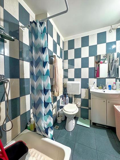 Apartament cu 4 camere decomandat, mobilat în Apărătorii Patriei