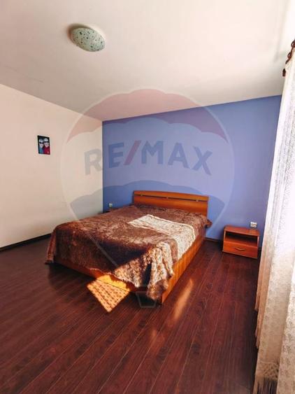Casă individuală cu 5 camere cu Teren 500 Mp în Hărman
